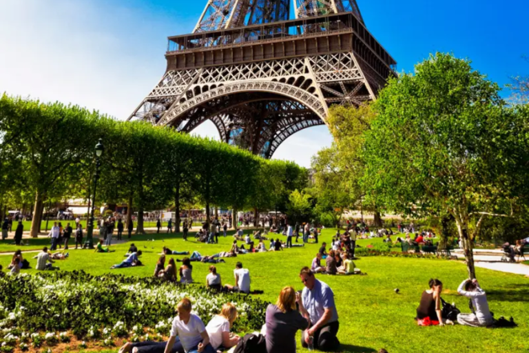 The Best Parks Around The Eiffel Tower For A Relaxing Experience